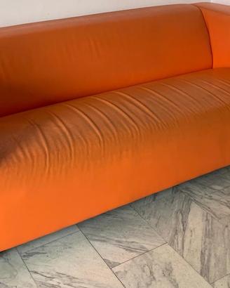 Divano similpelle Klippan arancione