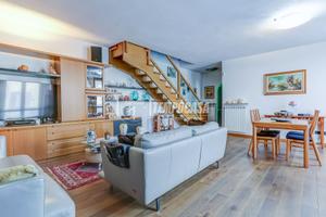 TRILOCALE SU DUE PIANI !!