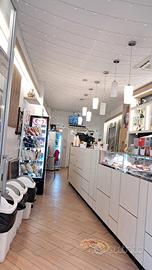 Bar avviatissimo in Via Crispi 34