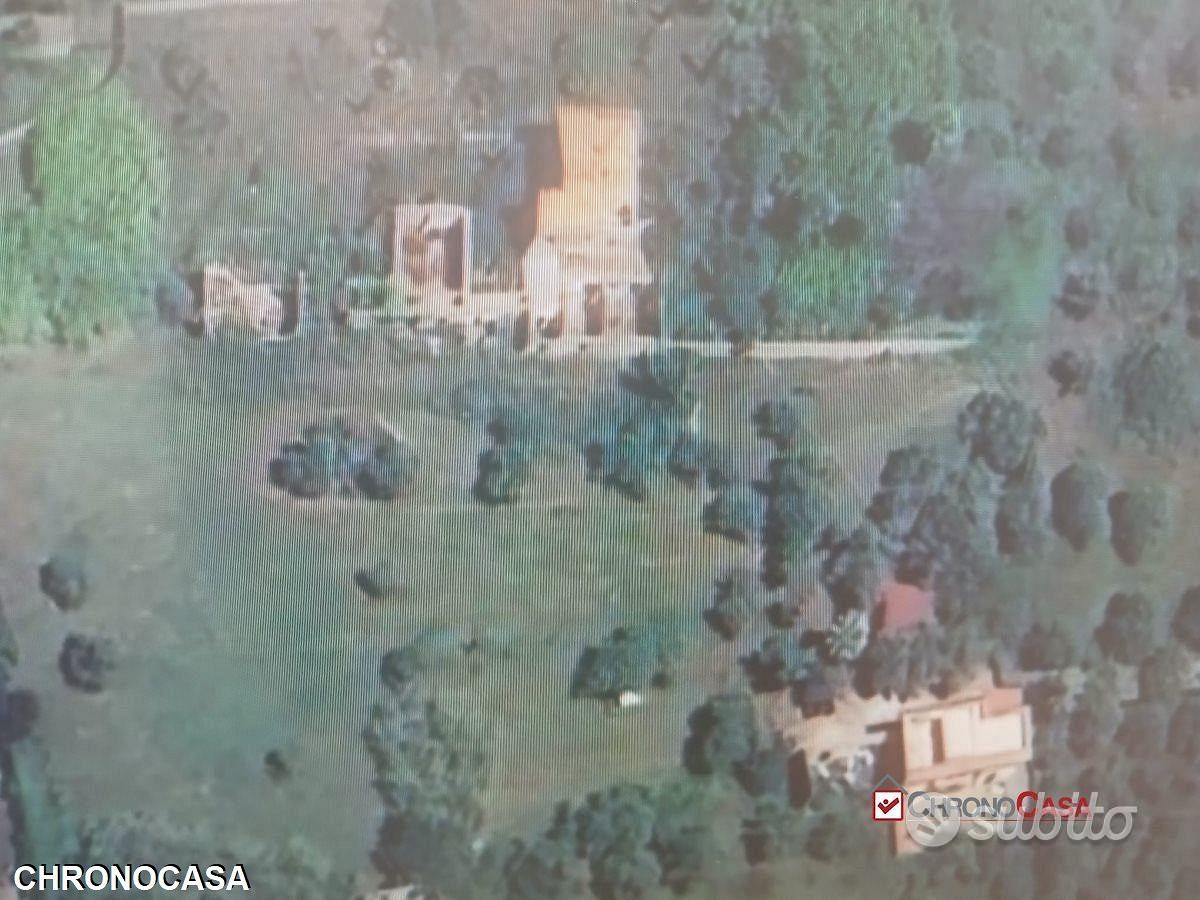 Spartà, ampio terreno con depositi e ruderi - Altro