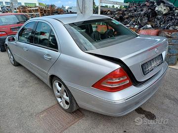 Mercedes Classe C w203 berlina - 384.24 - RICAMBI