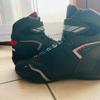 Scarpe da moto originali dainese