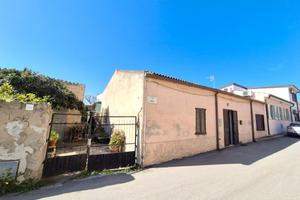 Casa indipendente a Portoscuso in loc. Paringianu