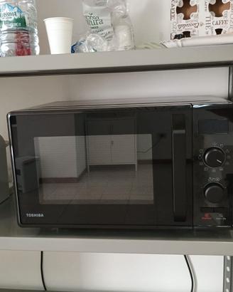 Microonde Toshiba 23L con Grill