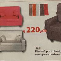 Divanetto 2 posti in tessuto euro 220