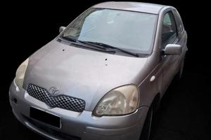 Toyota Yaris 1.0 16 V anno 2004