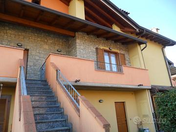 Privato affitta ampio bilocale Osio Sopra