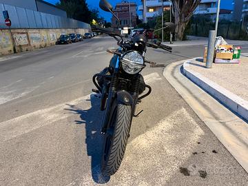 Moto Guzzi V7 Stone