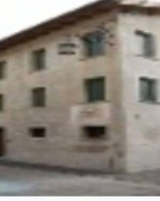 Immobile in asta di 696 m² con più di 5 locali a F