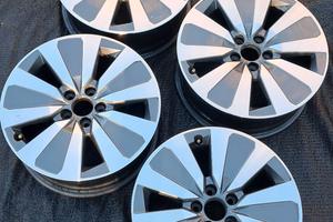 4 Cerchi Originali AUDI A1 - 16"