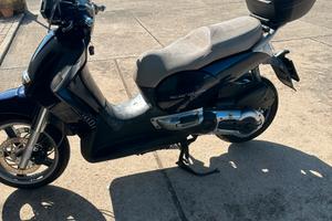 Aprilia scarabeo 400