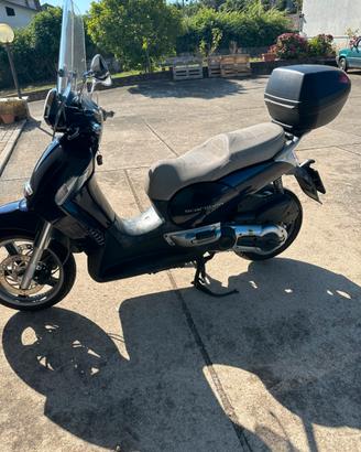 Aprilia scarabeo 400
