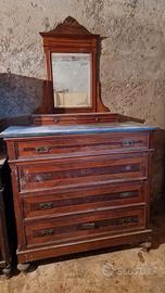 Armadio e pettiniera d'epoca. 