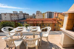 Jesolo-attico-terrazza-con spiaggia-50mt.dal mare