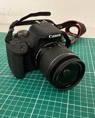 Fotocamera Canon eos 2000D con OB  18/55