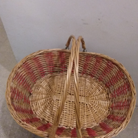 Cesta in vimini con due manici articolati