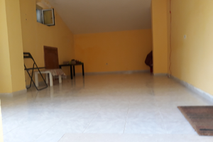 Appartamento da ristrutturare con corte di pertin