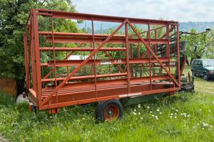 Carro caricatore automatico balle di fieno