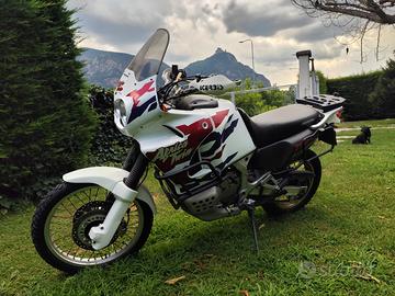 Honda Africa Twin XRV 750