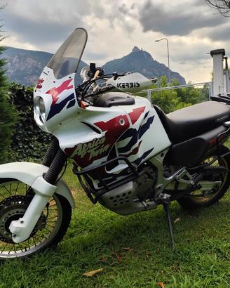 Honda Africa Twin XRV 750