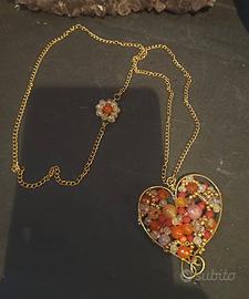 collana con cuore pietre e cristalli 