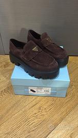 Mocassini prada in pelle scamosciata