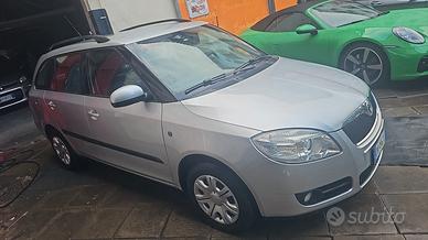 auto Skoda Fabia 
