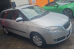 auto Skoda Fabia 
