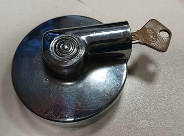 Tappo serbatoio carburante Fiat d'epoca.