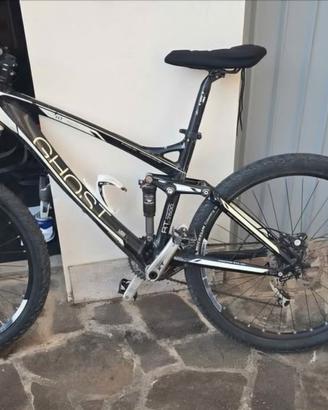 bicicletta mountain bike