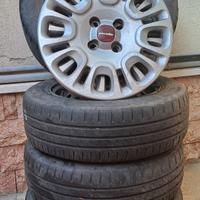 Gomme con cerchi e copricerchi FIAT Panda 2018