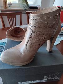 stivaletto estivo Nero giardini 