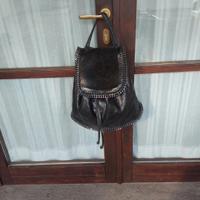 Borsa zaino in pelle nero. 