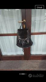 Borsa zaino in pelle nero. 