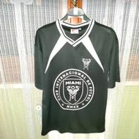 Due magliette e un pantalone corto