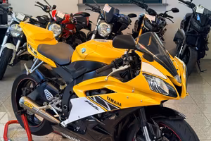 YAMAHA YZF R6 LAGUNA SECA 2 PROPRIETARI FINANZIABI