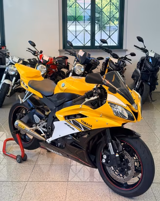 YAMAHA YZF R6 LAGUNA SECA 2 PROPRIETARI FINANZIABI