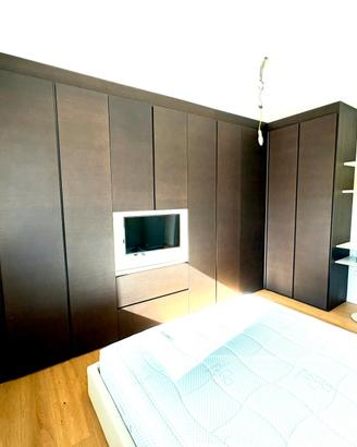 Armadio angolare con TV Samsung + zona trucco