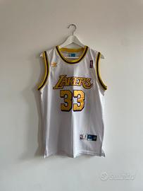 Vintage Adidas Los Angeles Lakers Jabbar 33