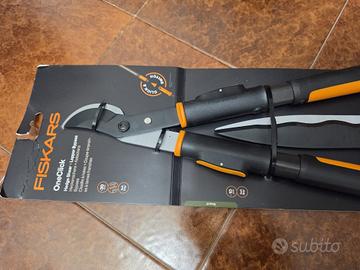 Fiskars OneClick set tagliasiepi e potatore bypass