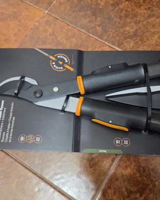 Fiskars OneClick set tagliasiepi e potatore bypass
