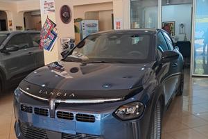 Lancia Ypsilon Hybrid e-DCT