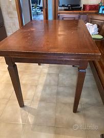 Tavolo in  legno allungabile per cucina o taverna