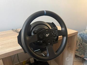 Thrustmaster T300RS + pedaliera