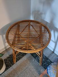 tavolino in vimini
