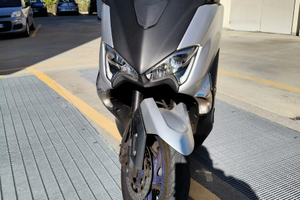 TMAX SX 530 Silver