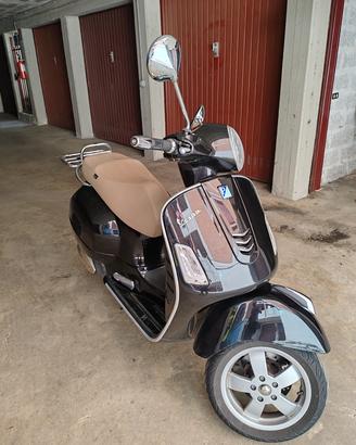 Vespa 300 GTS