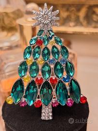 Spilla Natale trendy con
cristalli multicolore