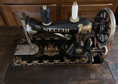 Macchina da Cucire Antica NECCHI