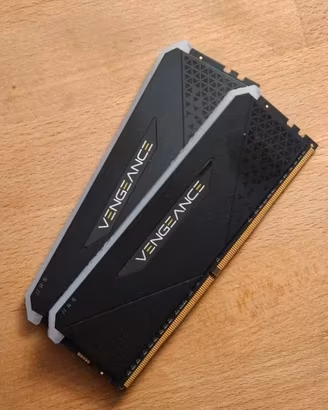 RAM Corsair Vengeance DDR4 16GB (8*2) RGB
